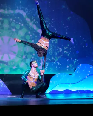 Cirque Musica Holiday Wonderland Sarasota