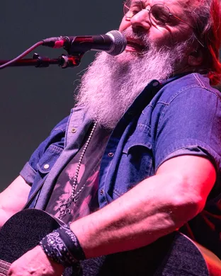Steve Earle Clearwater